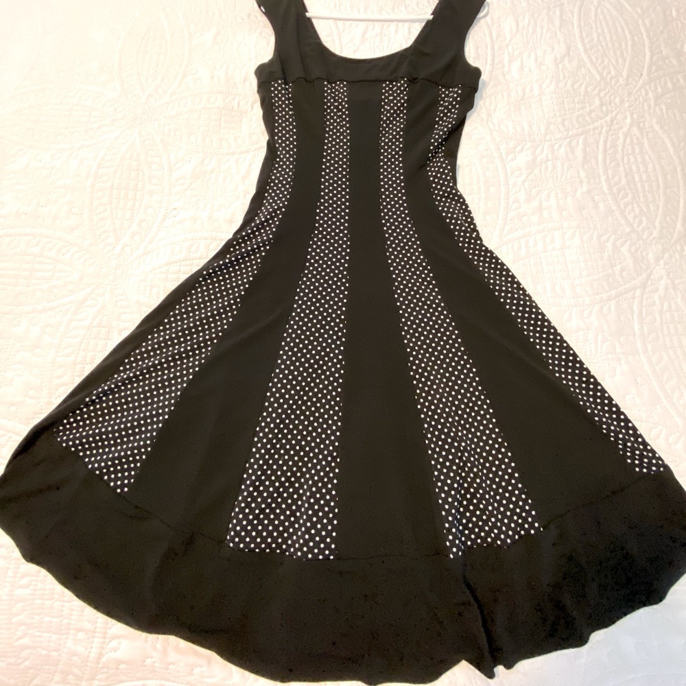 Connected apparel black & white dress